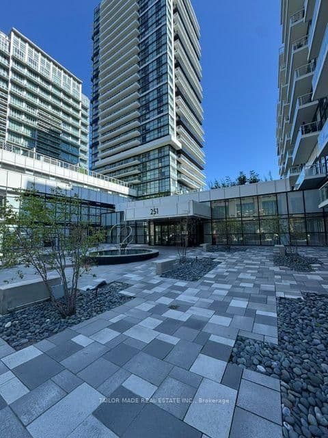 251 Manitoba Street, Unit 312 thumbnail 2