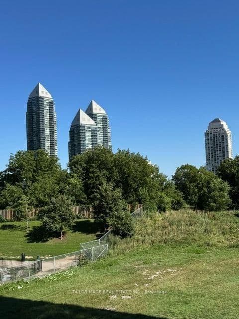 251 Manitoba Street, Unit 312 thumbnail 3