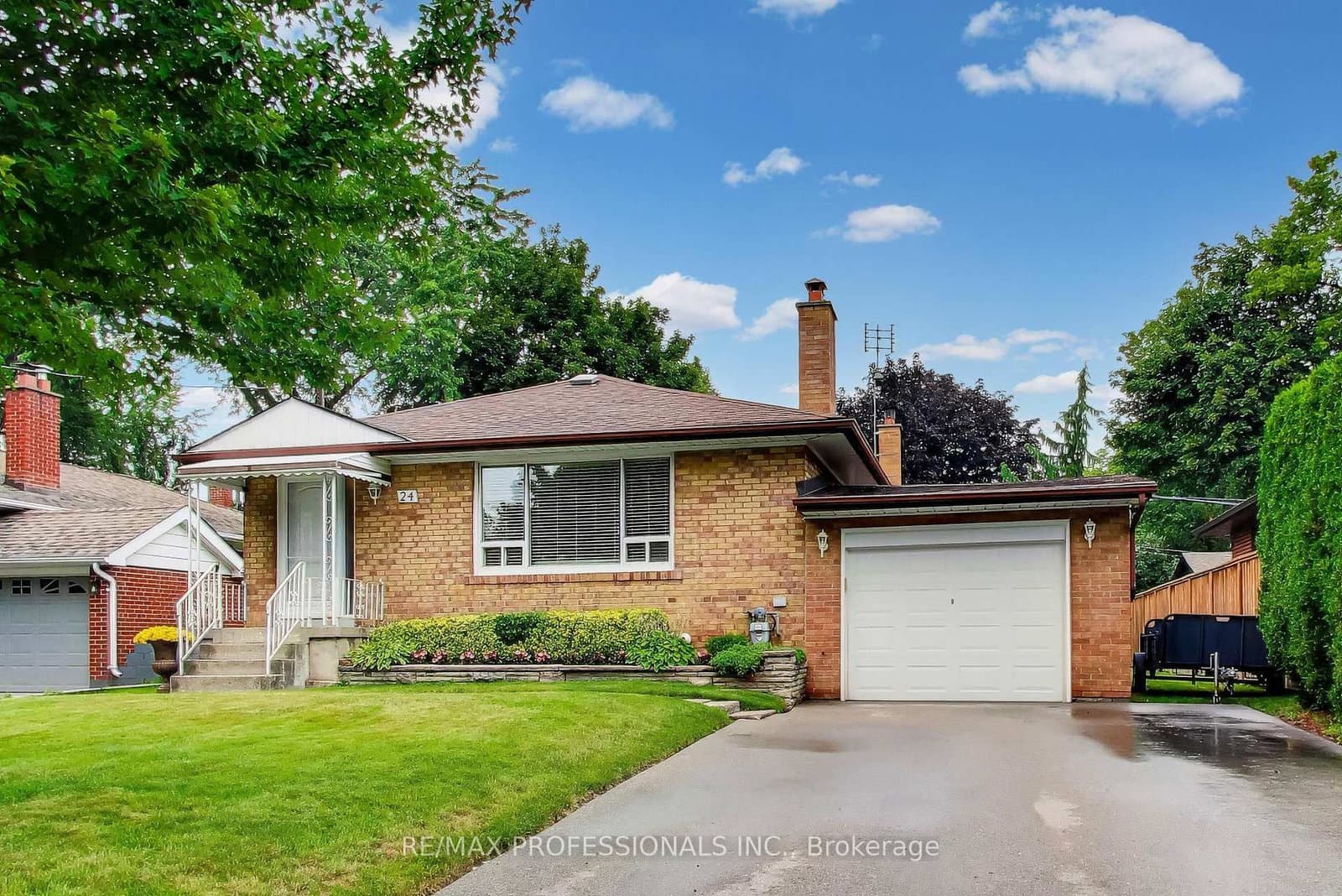 24 Beaverbrook Avenue thumbnail 2