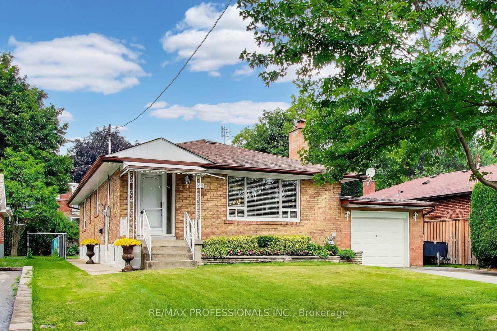24 Beaverbrook Avenue thumbnail 3