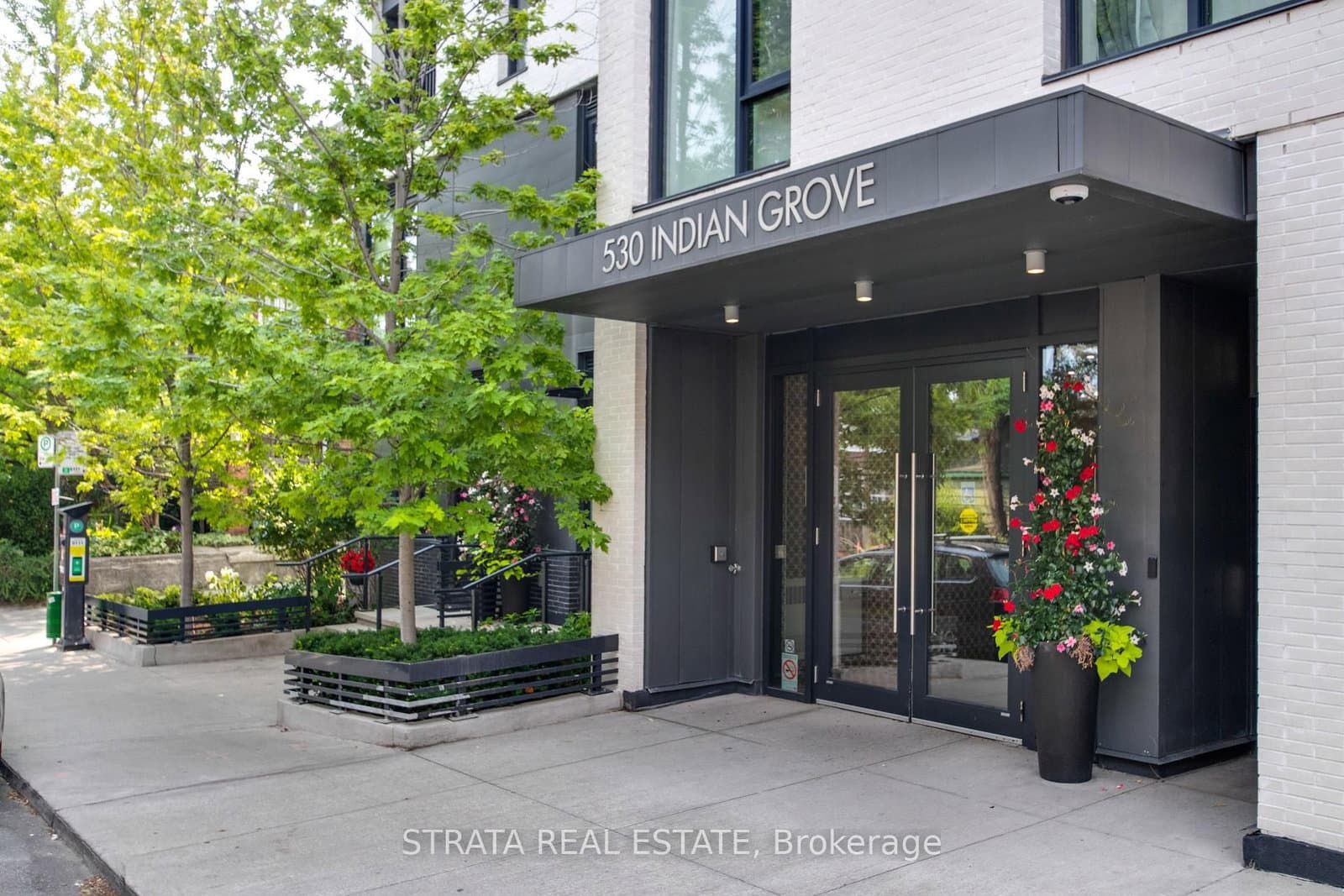 530 Indian Grove, Unit 302 thumbnail 28