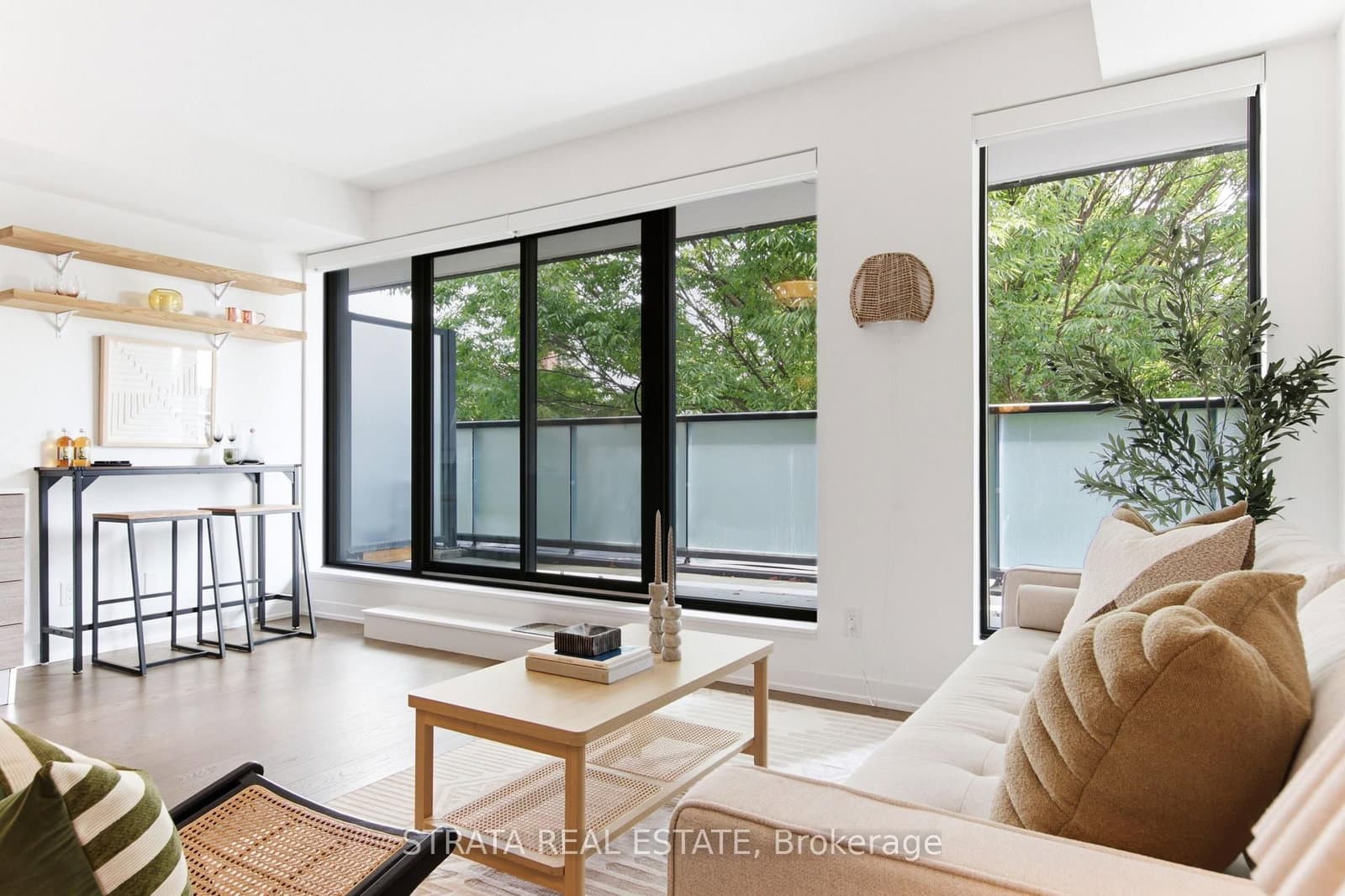 530 Indian Grove, Unit 302 thumbnail 3
