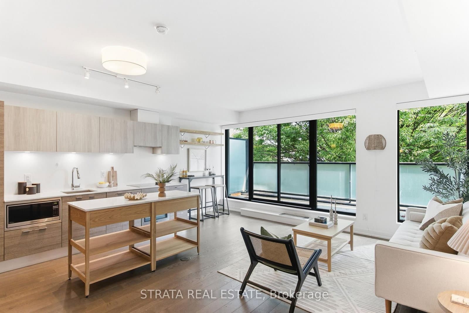 530 Indian Grove, Unit 302 thumbnail 4