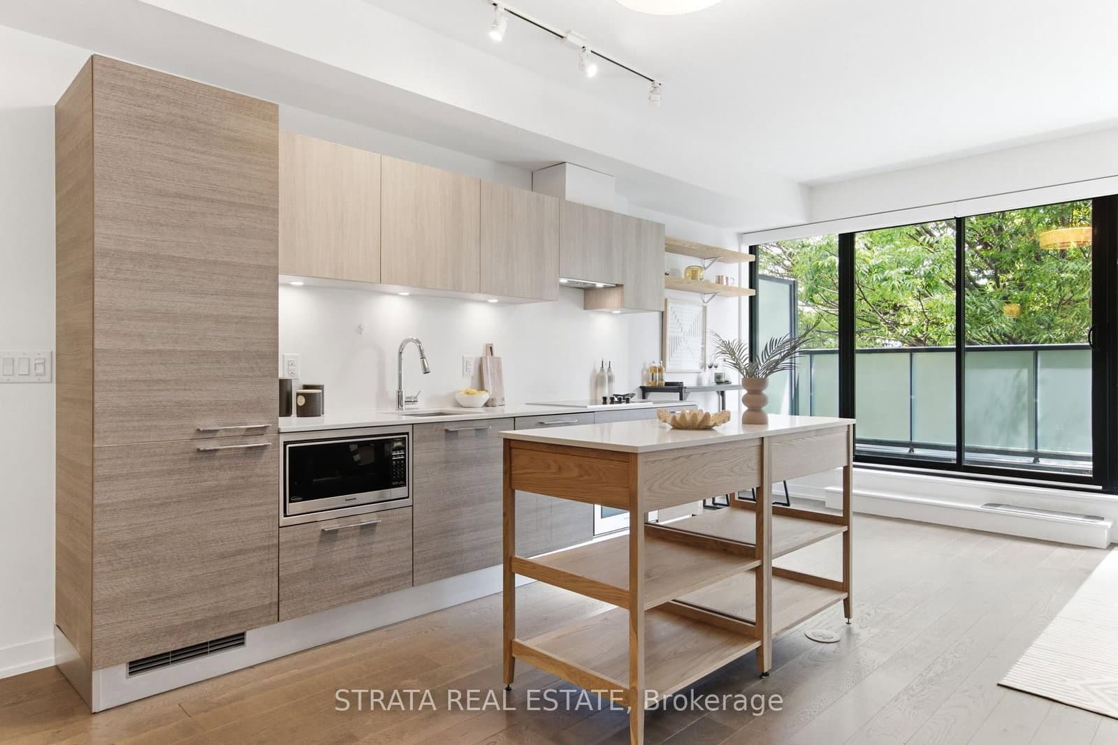 530 Indian Grove, Unit 302 thumbnail 5