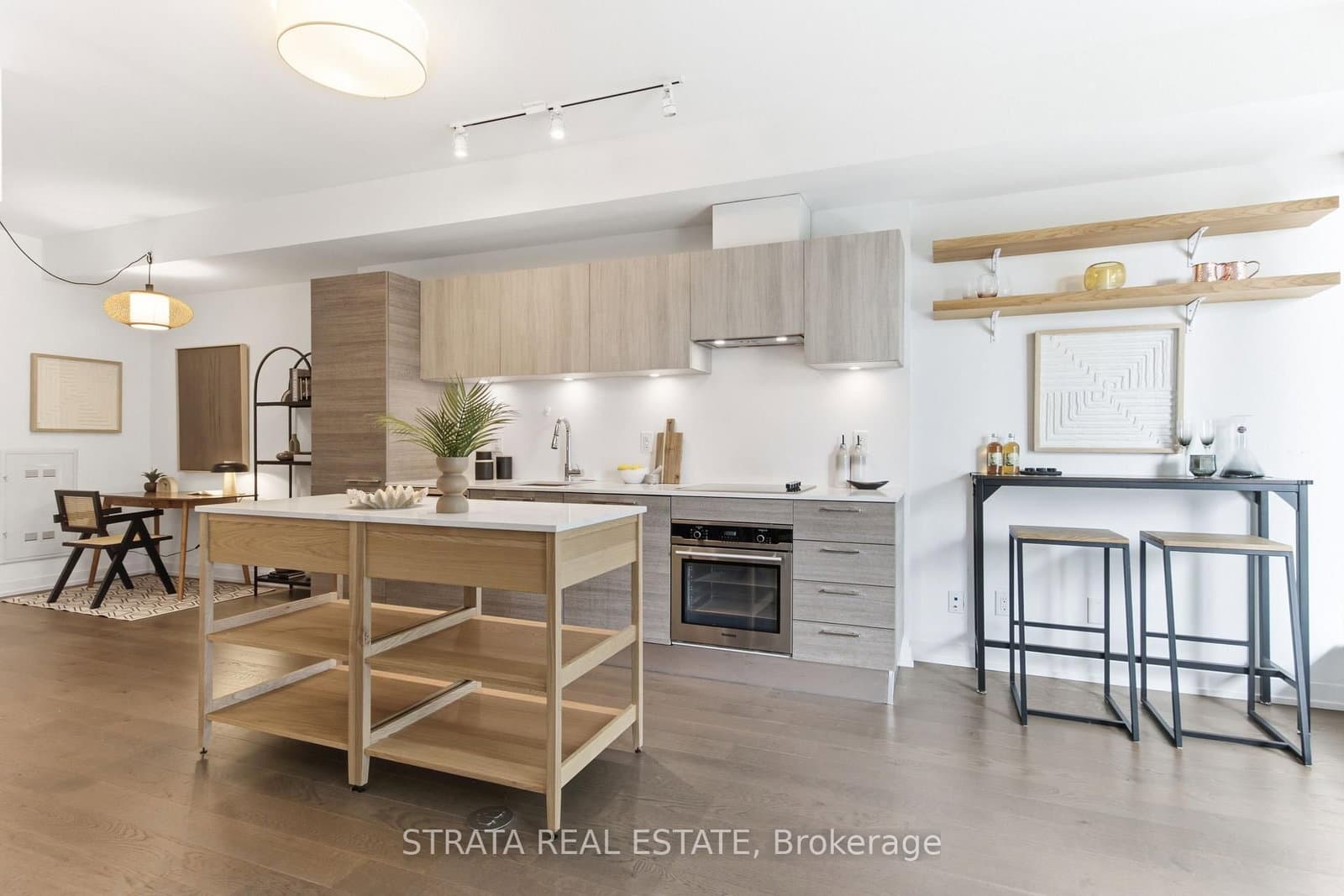 530 Indian Grove, Unit 302 thumbnail 6