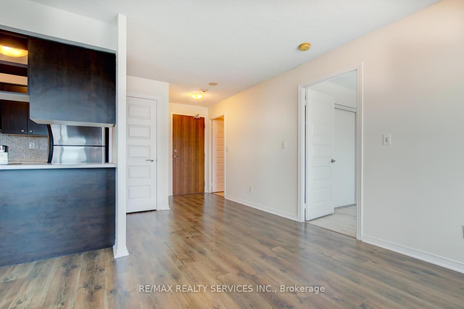 215 Queen Street E, Unit 1103 thumbnail 17