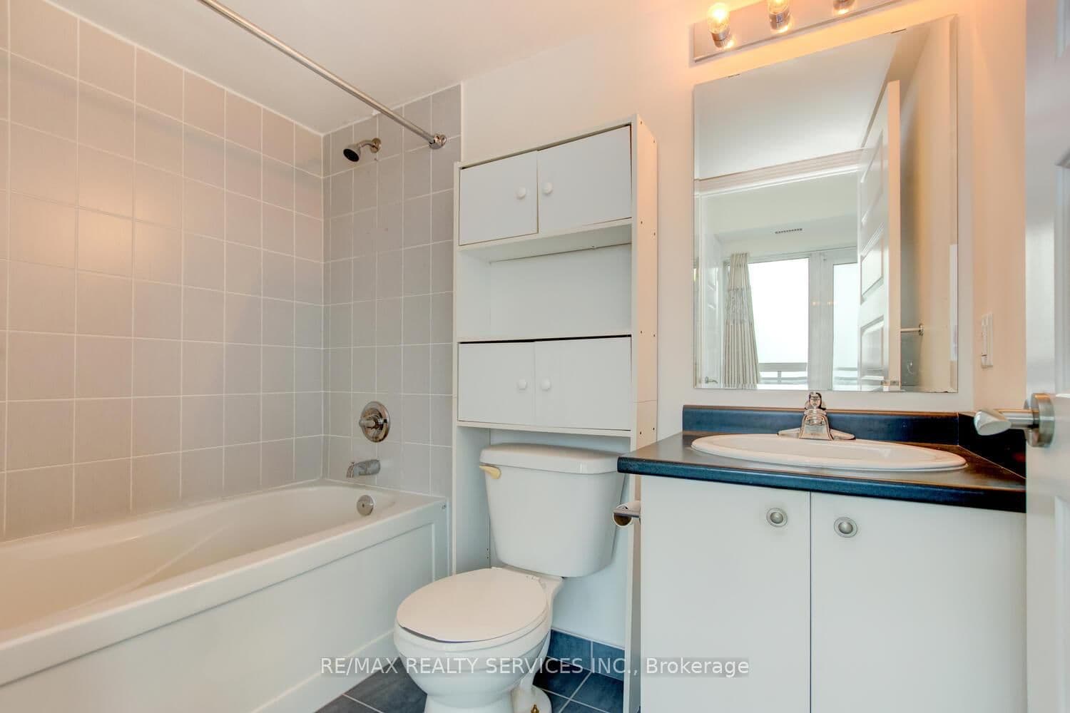 215 Queen Street E, Unit 1103 thumbnail 30