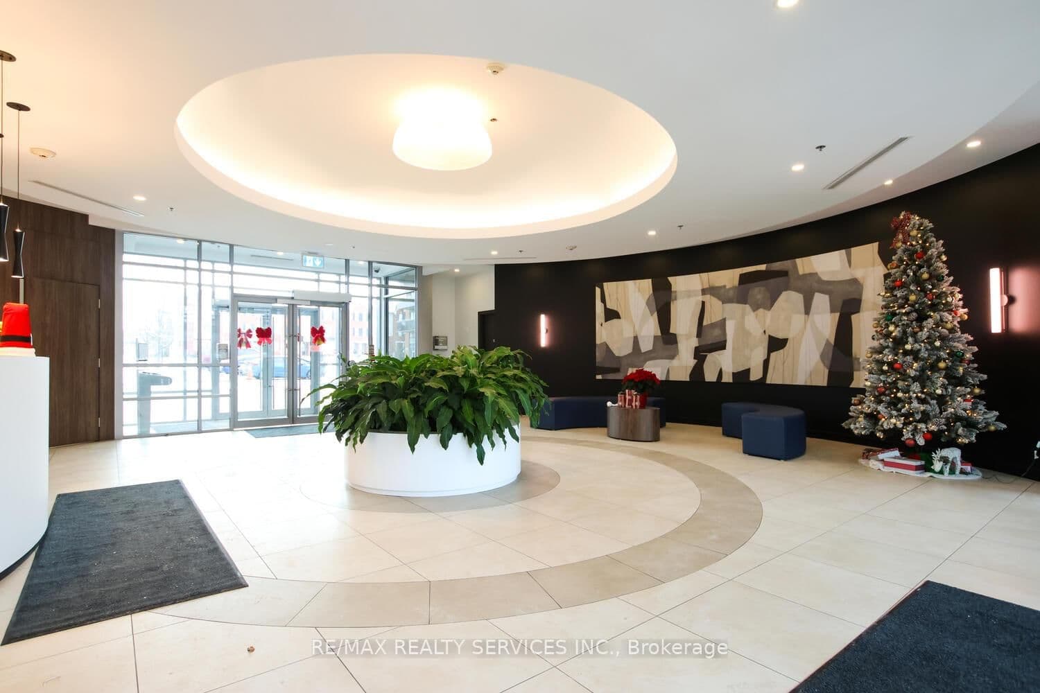 215 Queen Street E, Unit 1103 thumbnail 4