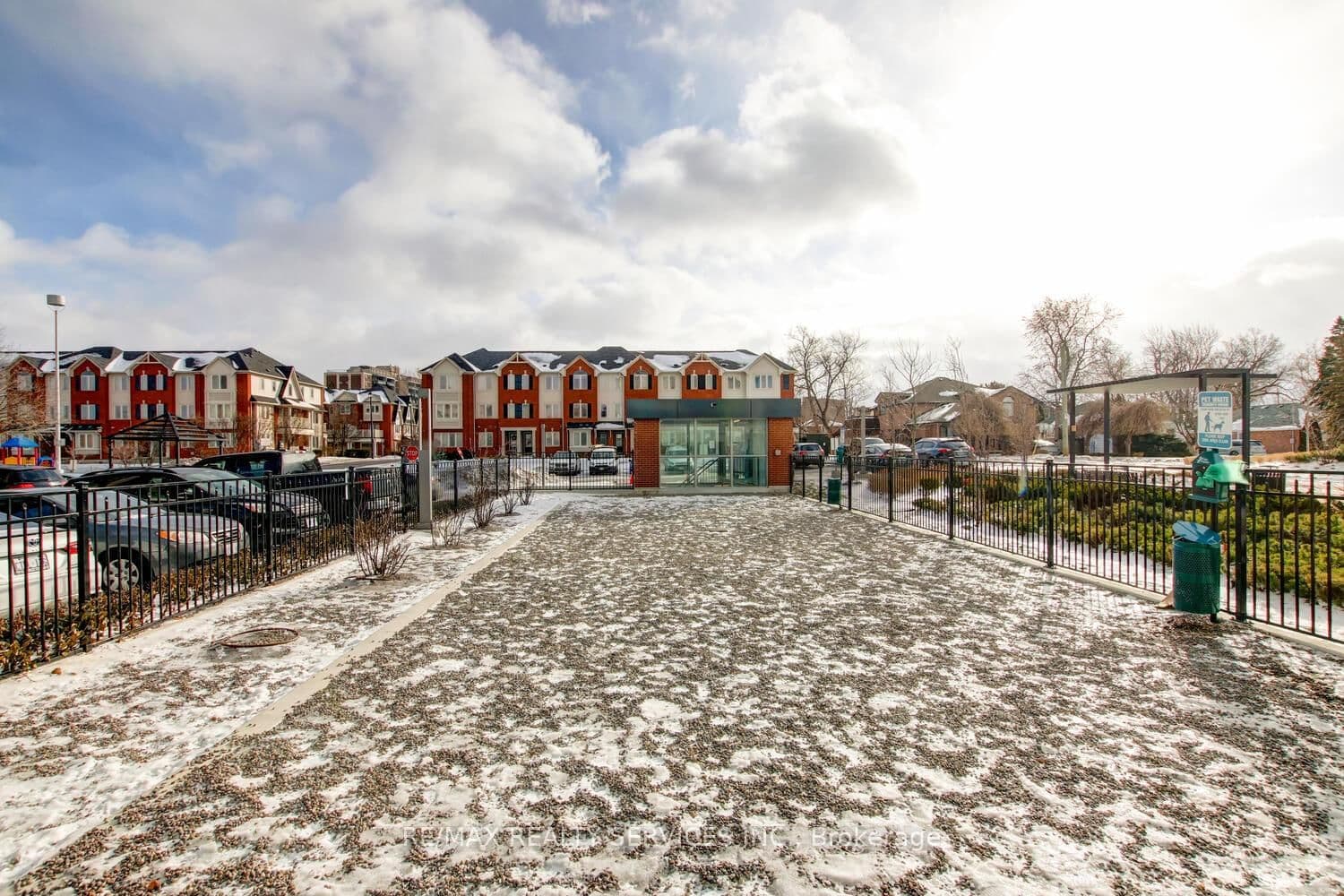 215 Queen Street E, Unit 1103 thumbnail 49