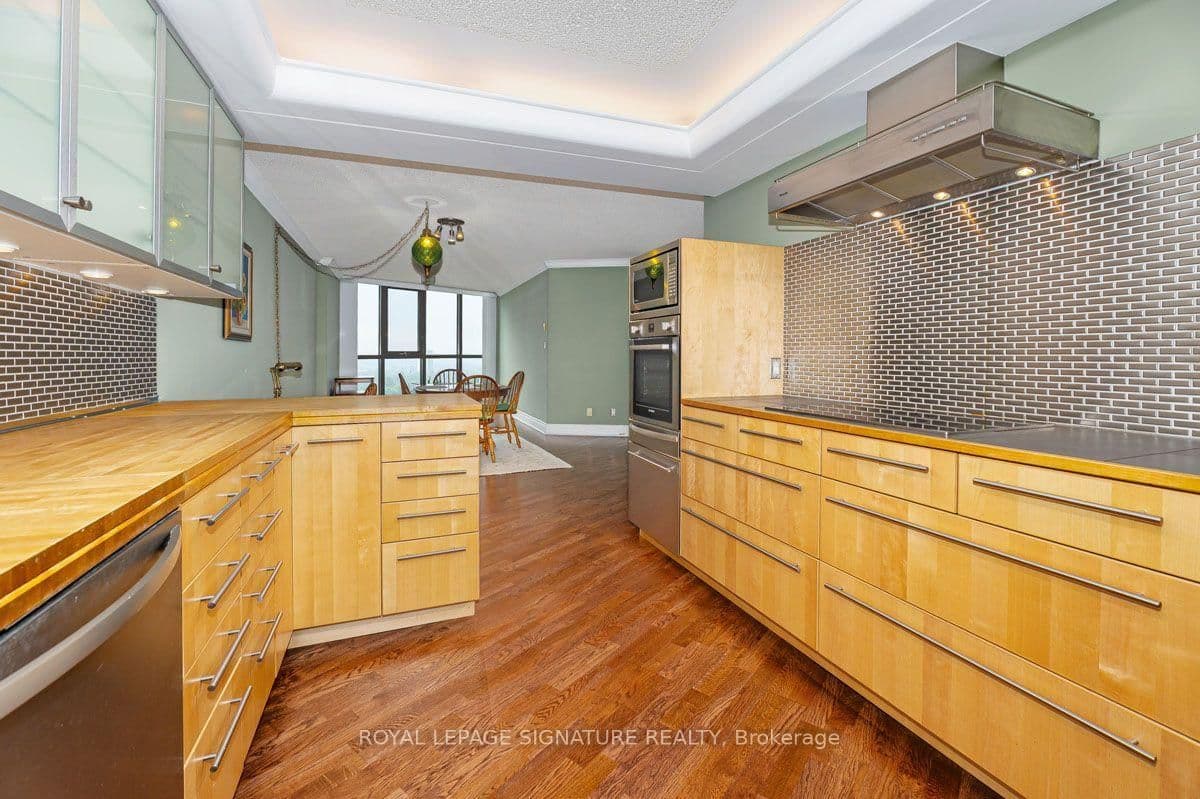 2000 Islington Avenue, Unit 1912 thumbnail 11