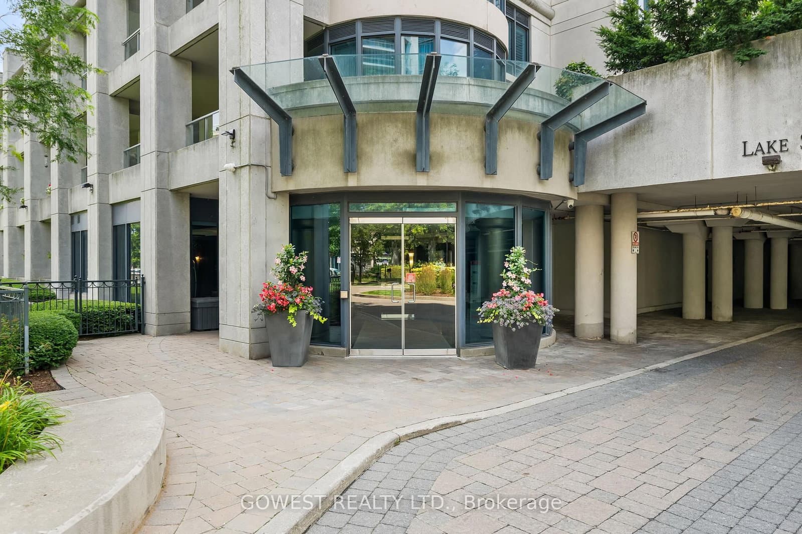 2095 Lake Shore Boulevard W, Unit 318 thumbnail 2
