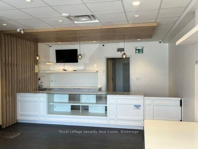 3205 Dufferin Street thumbnail 3