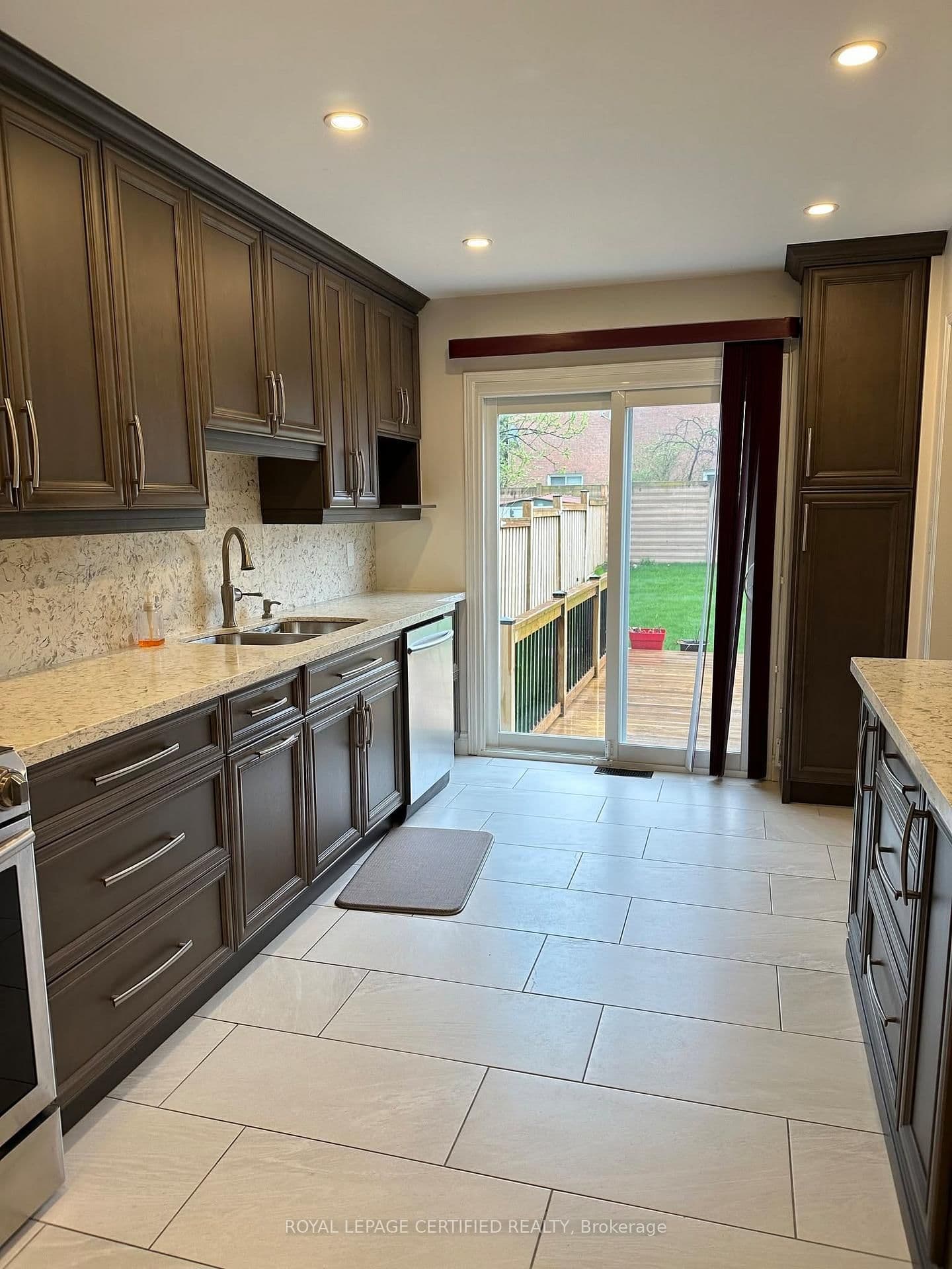 210 Ecclestone Drive, Unit Main thumbnail 3