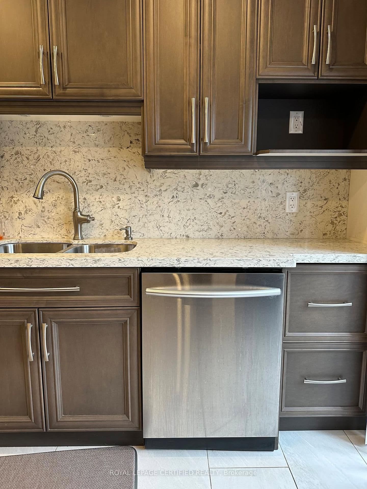 210 Ecclestone Drive, Unit Main thumbnail 5