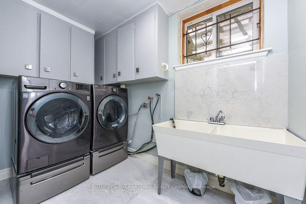 31 Queensborough Crescent thumbnail 12