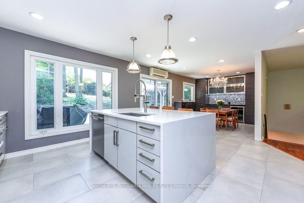 31 Queensborough Crescent thumbnail 25