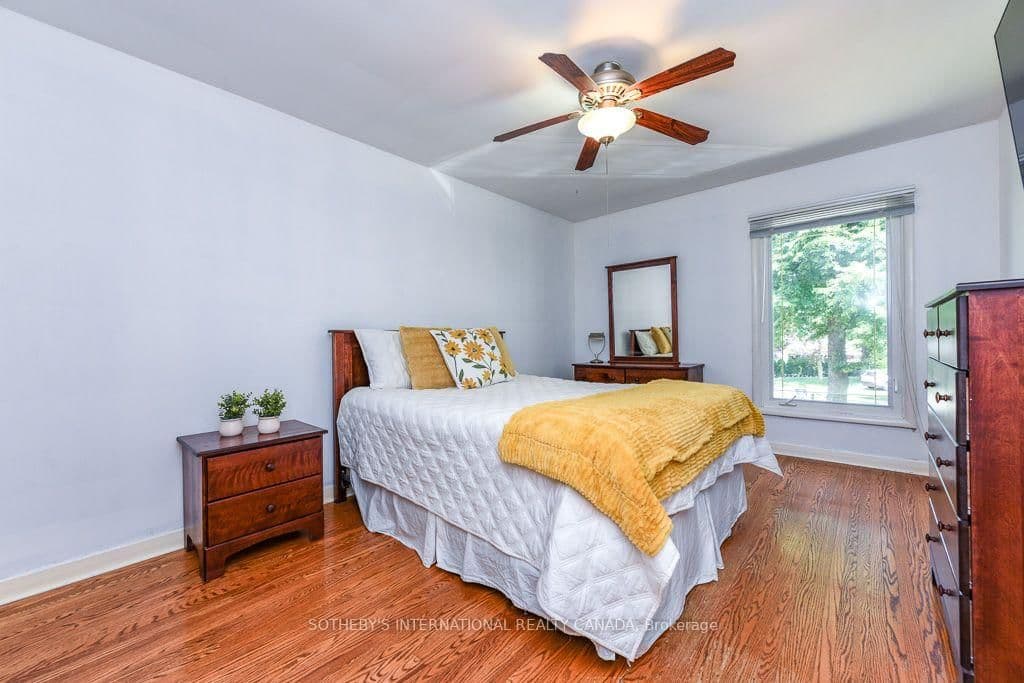 31 Queensborough Crescent thumbnail 31