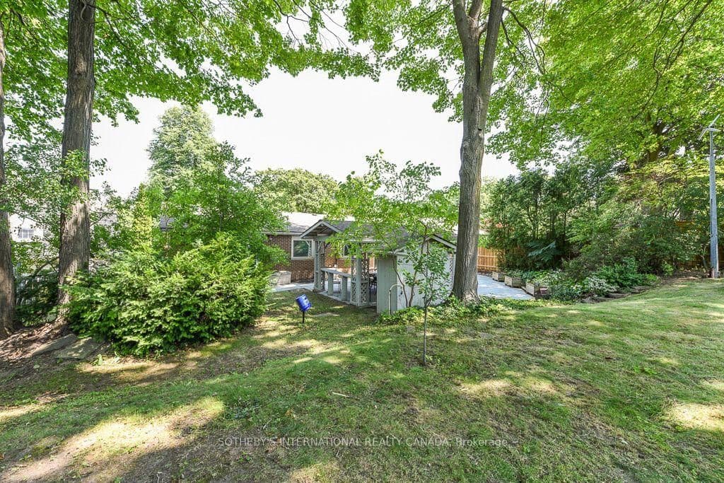 31 Queensborough Crescent thumbnail 34