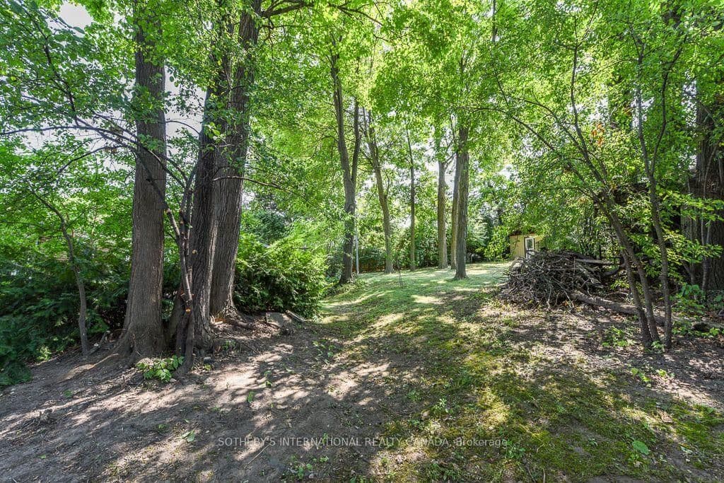 31 Queensborough Crescent thumbnail 37