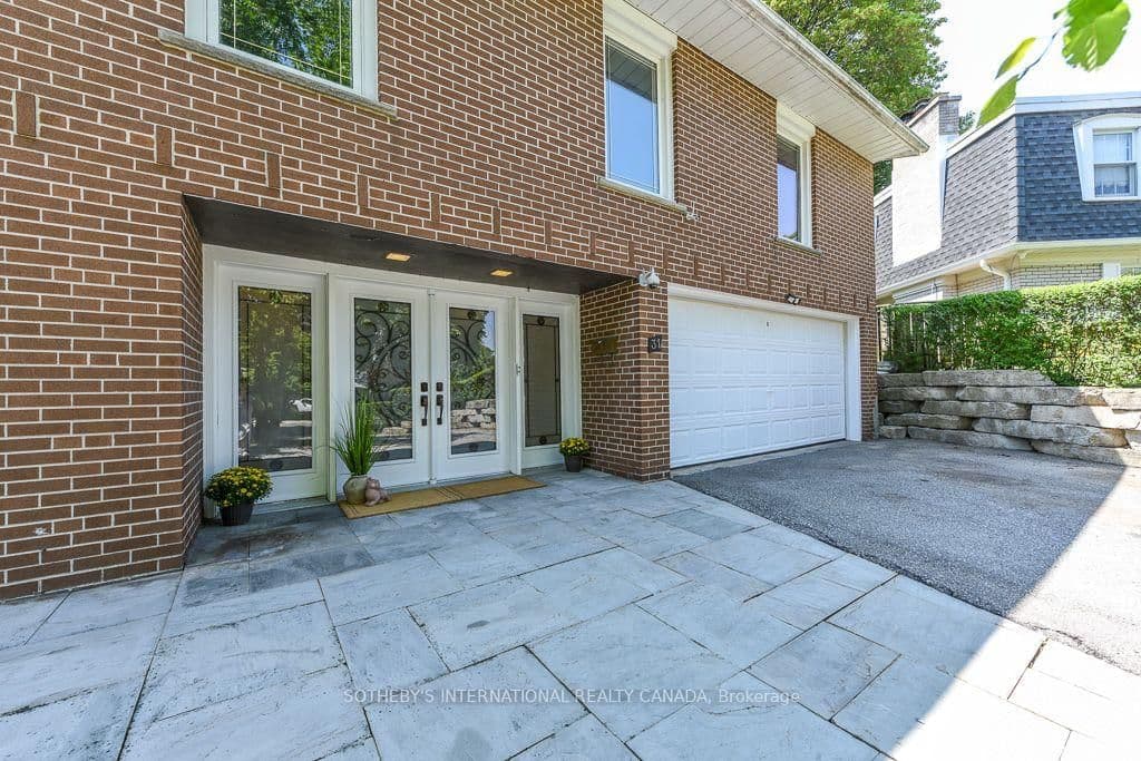 31 Queensborough Crescent thumbnail 38