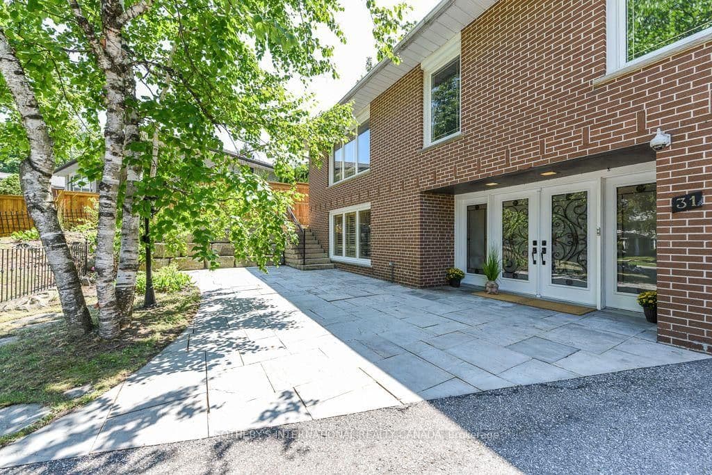 31 Queensborough Crescent thumbnail 4