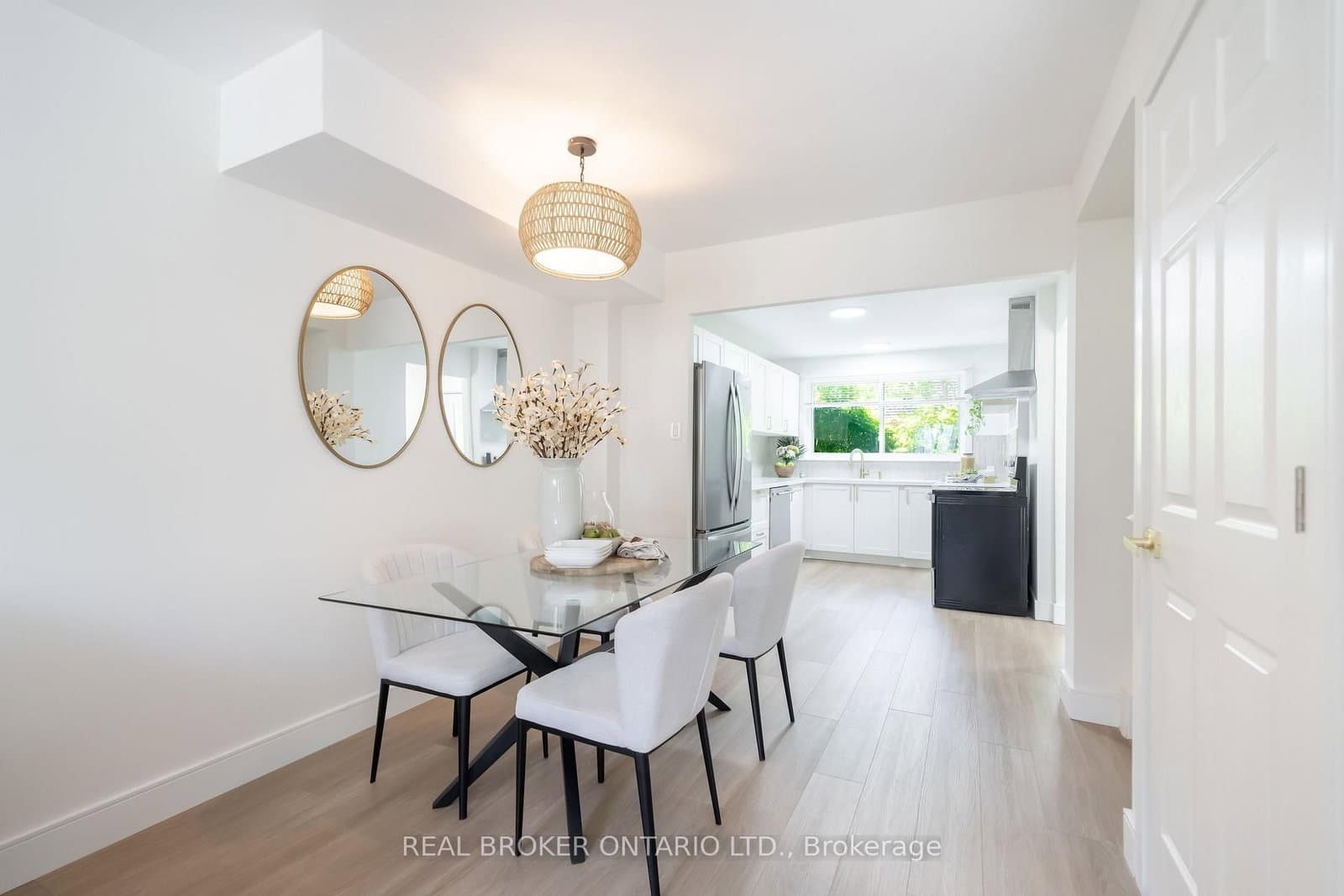 684 Dynes Road, Unit 1 thumbnail 7