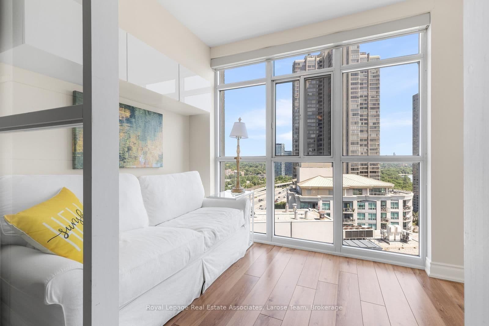 3 Marine Parade Drive, Unit 2101 thumbnail 15