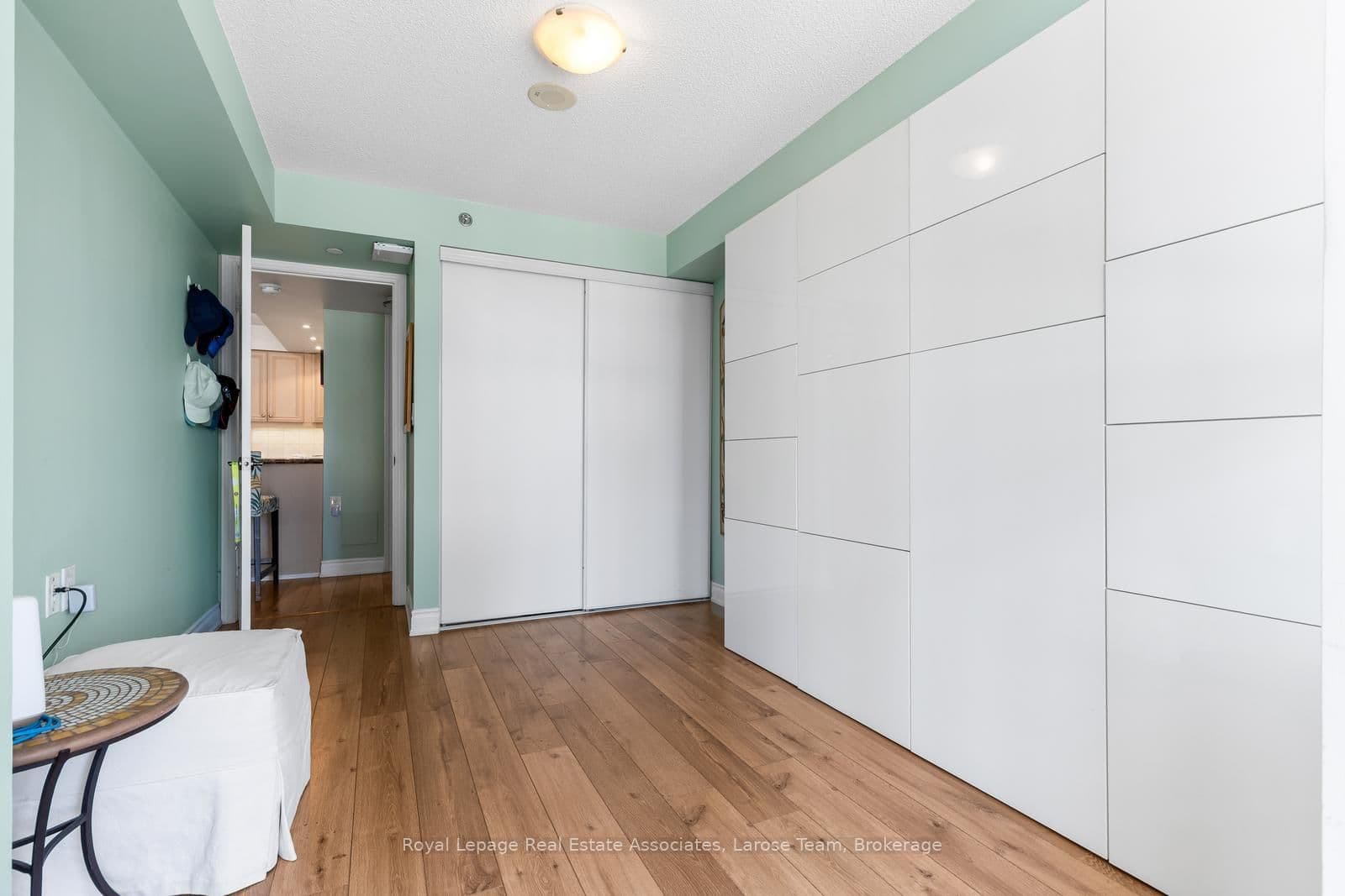 3 Marine Parade Drive, Unit 2101 thumbnail 18