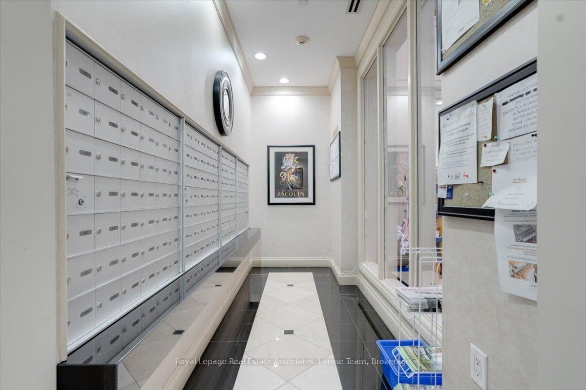 3 Marine Parade Drive, Unit 2101 thumbnail 27