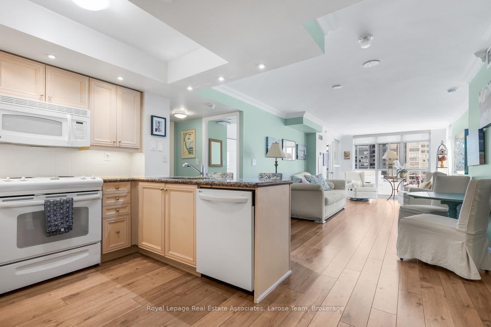 3 Marine Parade Drive, Unit 2101 thumbnail 3