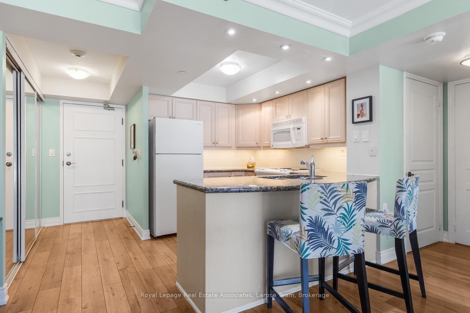 3 Marine Parade Drive, Unit 2101 thumbnail 5