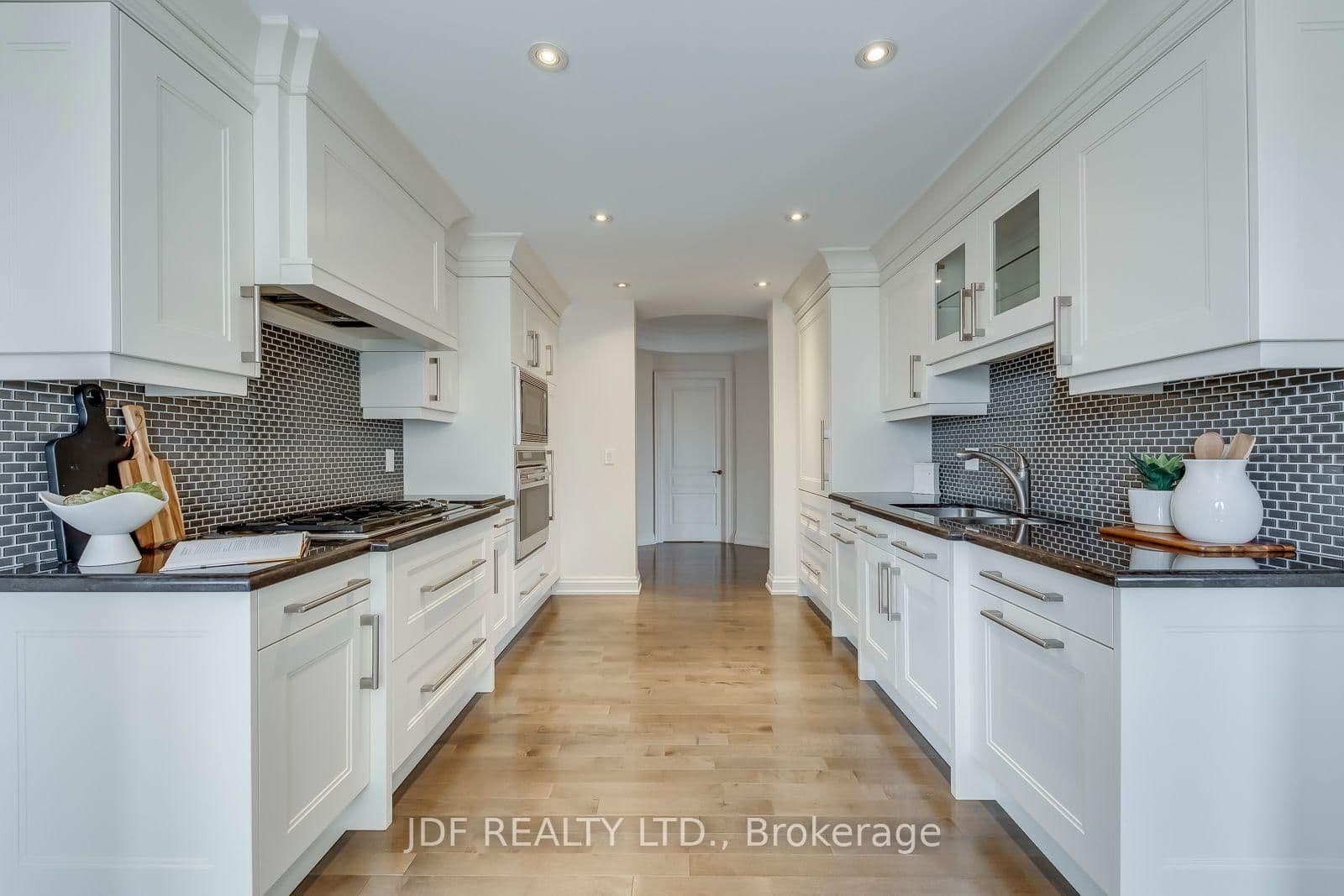 111 Forsythe Street, Unit 402 thumbnail 12