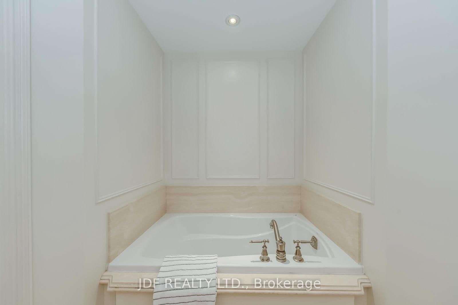 111 Forsythe Street, Unit 402 thumbnail 21