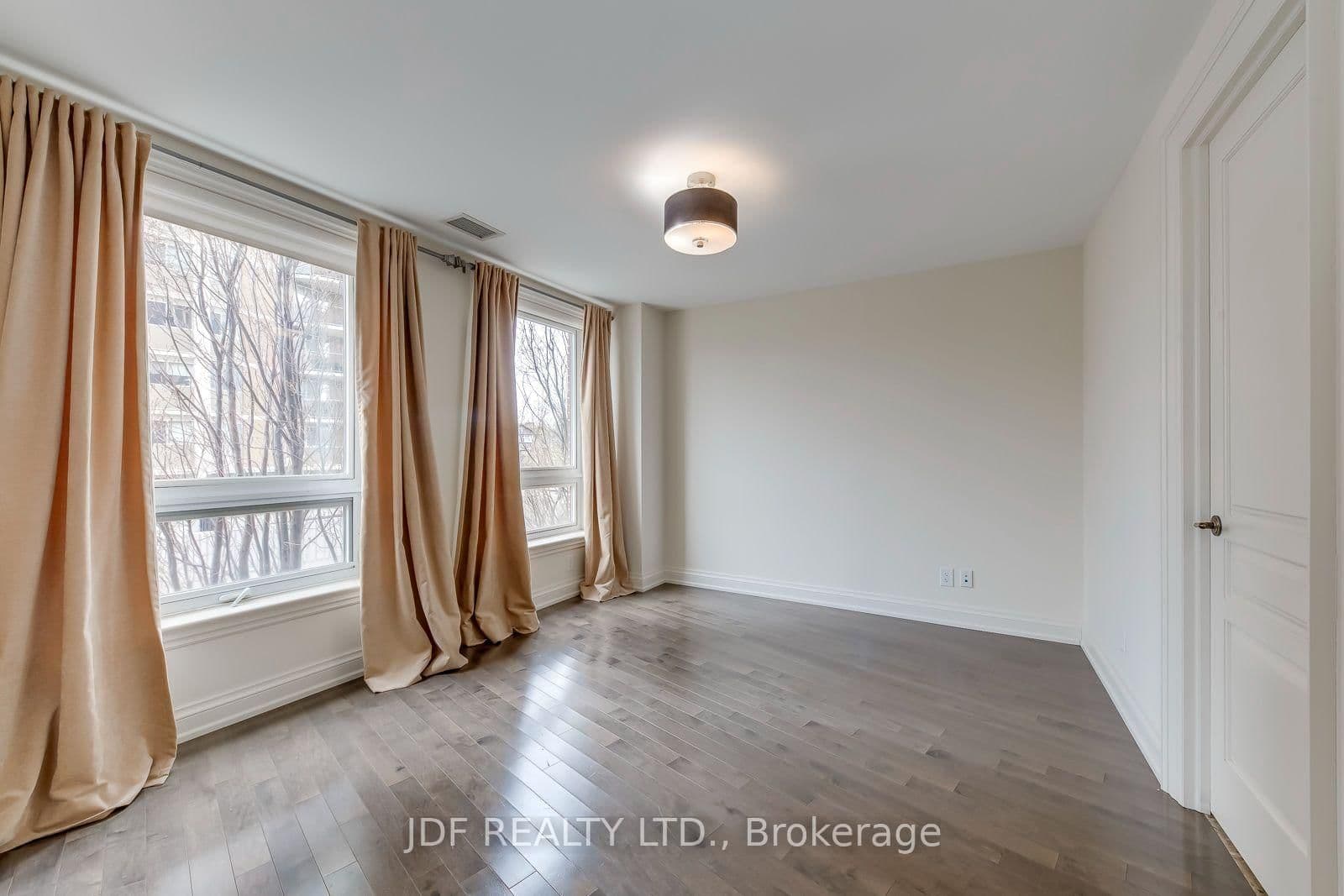 111 Forsythe Street, Unit 402 thumbnail 23