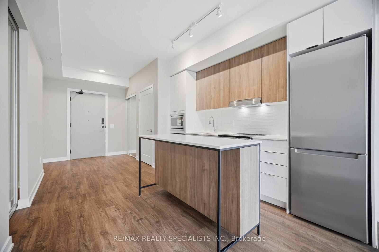 5105 Hurontario Street, Unit 308 thumbnail 7