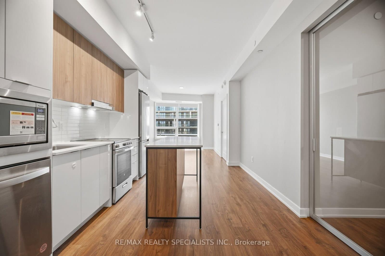 5105 Hurontario Street, Unit 308 thumbnail 8