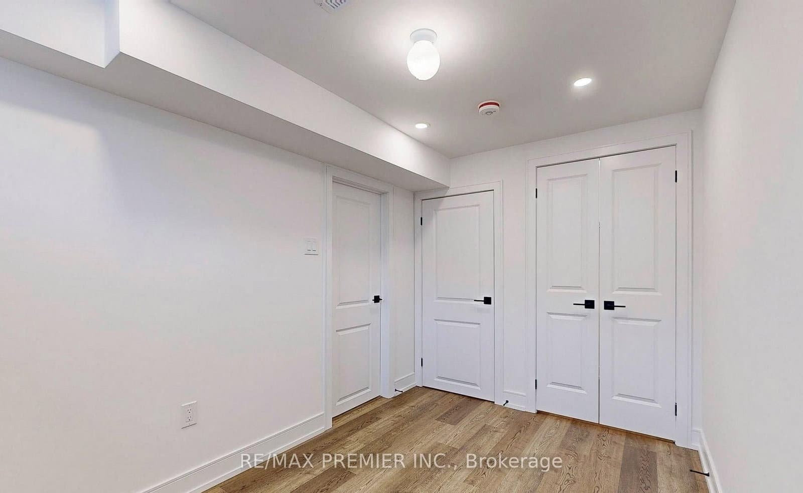 208 McRoberts Avenue W, Unit Lower thumbnail 14