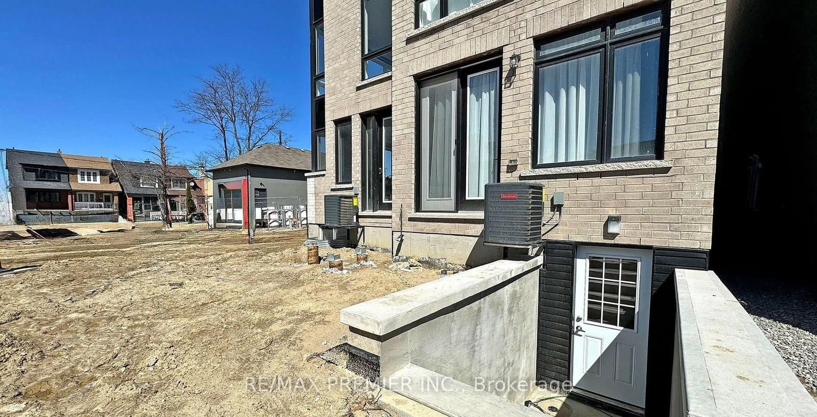 208 McRoberts Avenue W, Unit Lower thumbnail 19