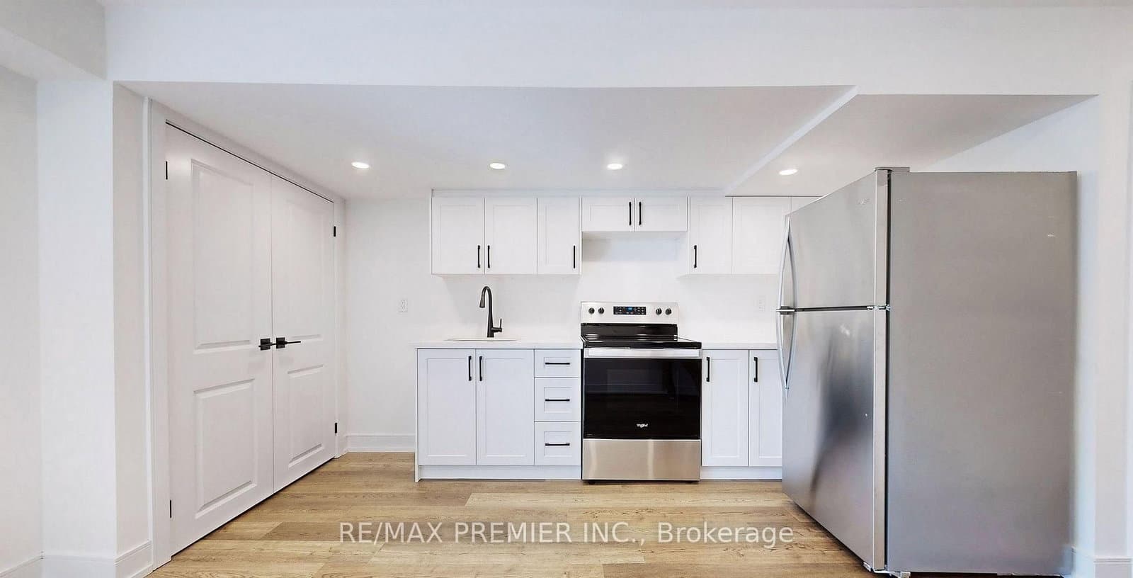 208 McRoberts Avenue W, Unit Lower thumbnail 6