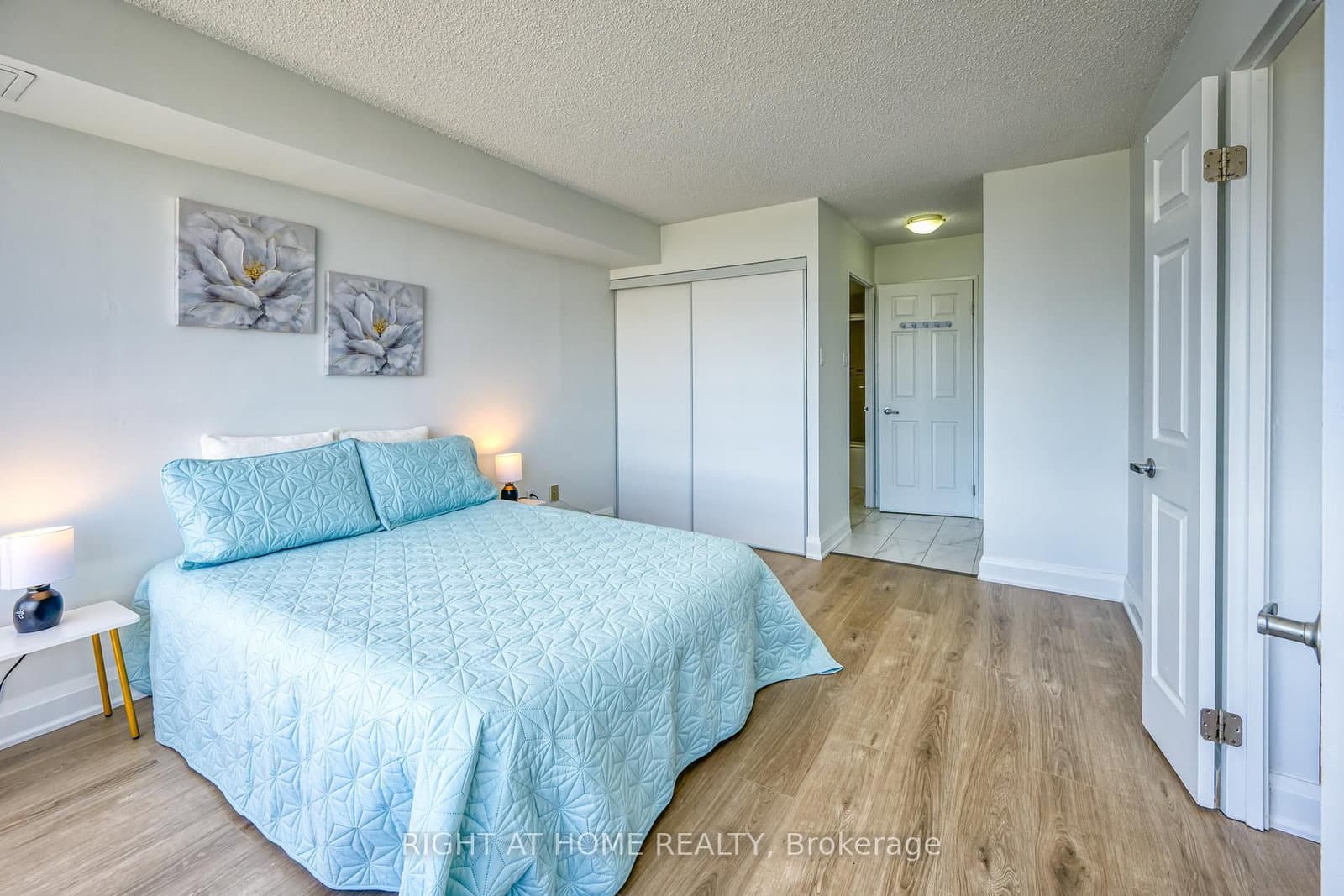50 Kingsbridge Garden Circle, Unit 1408 thumbnail 15