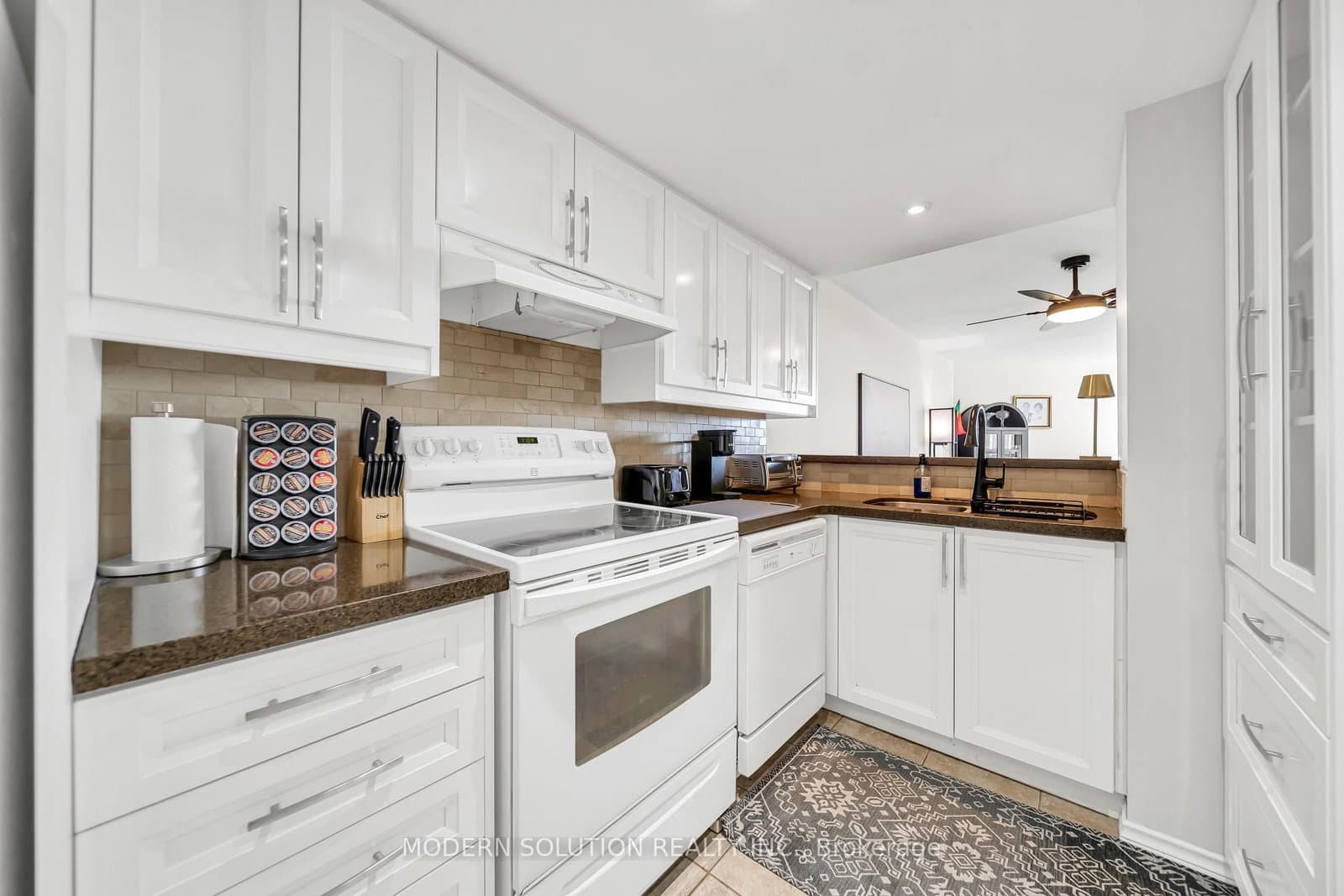 20 Cherrytree Drive, Unit 501 thumbnail 21