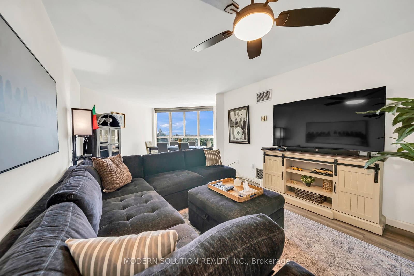 20 Cherrytree Drive, Unit 501 thumbnail 41