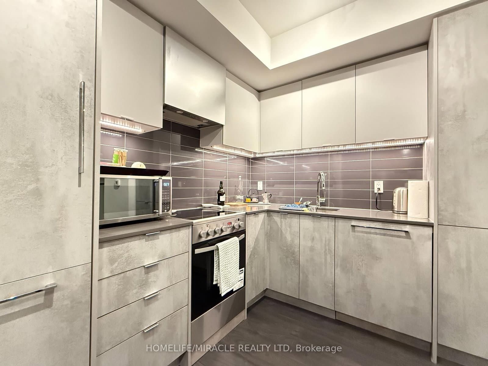 26 Gibbs Road, Unit 543 thumbnail 11