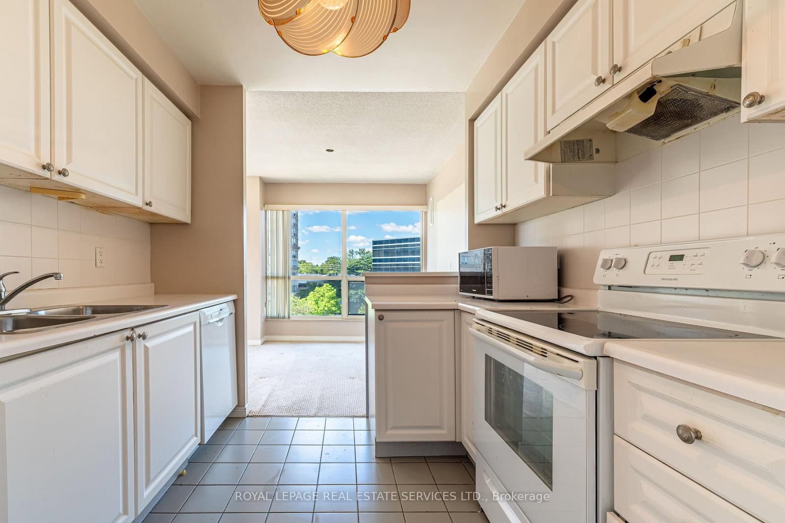 2269 Lake Shore Boulevard W, Unit 511 thumbnail 3