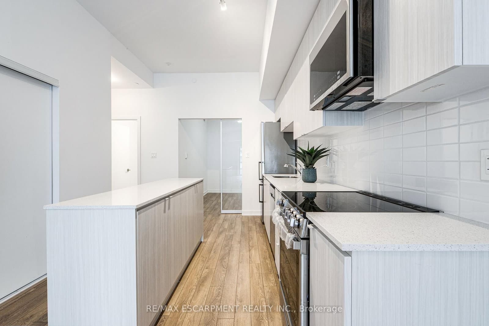 2433 Dufferin Street, Unit 112 thumbnail 10