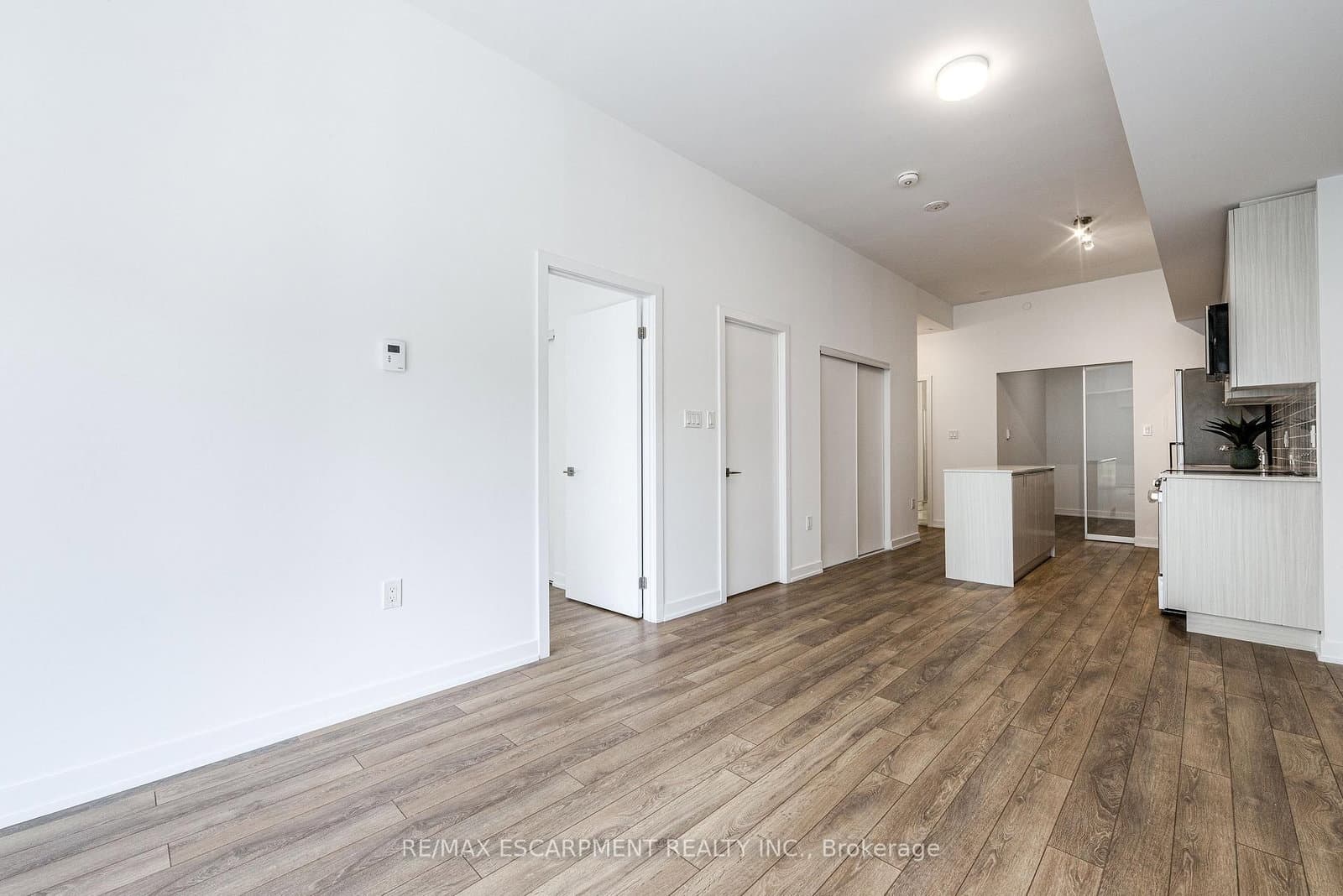 2433 Dufferin Street, Unit 112 thumbnail 16