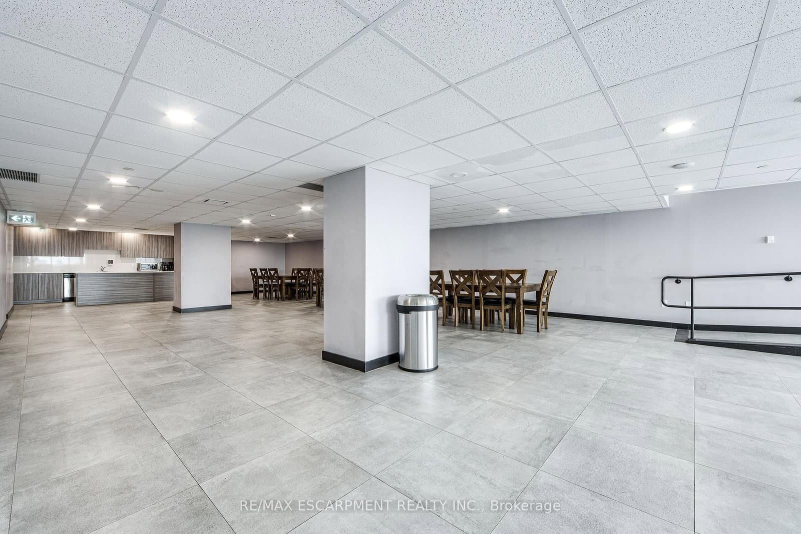 2433 Dufferin Street, Unit 112 thumbnail 24