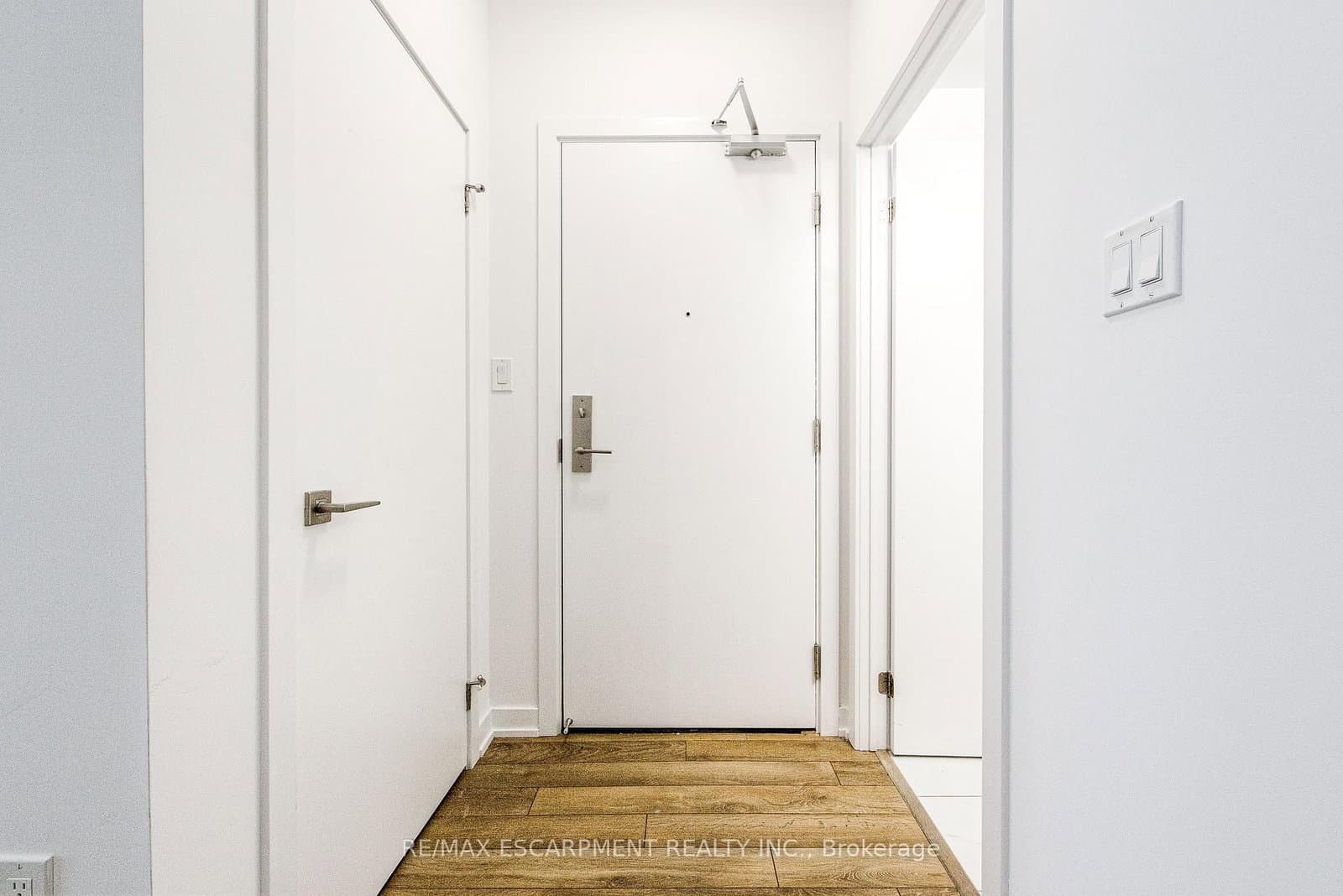 2433 Dufferin Street, Unit 112 thumbnail 5