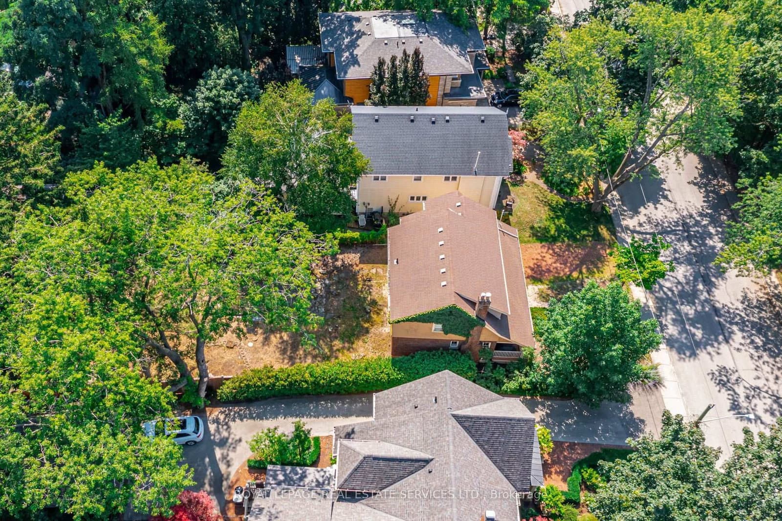 235 Douglas Avenue thumbnail 12