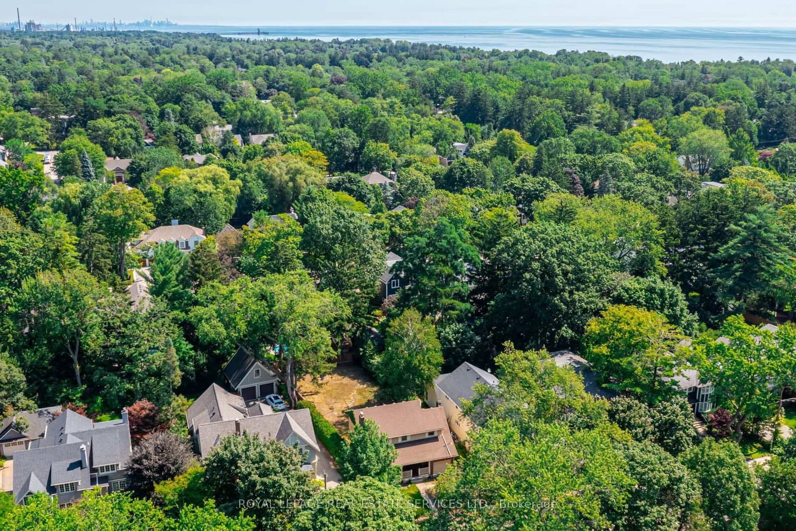 235 Douglas Avenue thumbnail 14